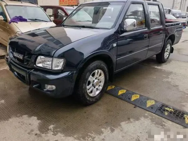 Isuzu pickup truck