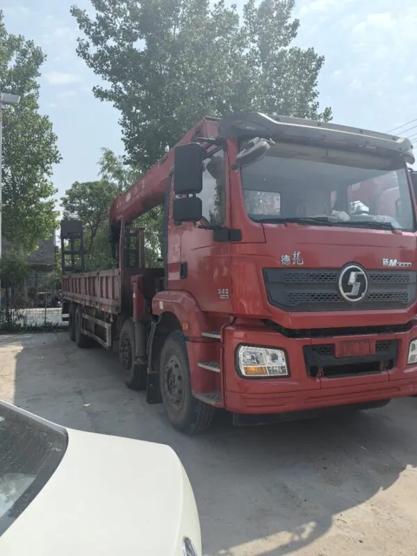 Tractor-mounted crane