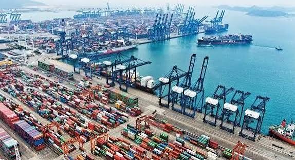 import used trucks from China to Mozambique — HOWO 371 6x4 tractor truck for container hauling from Maputo port